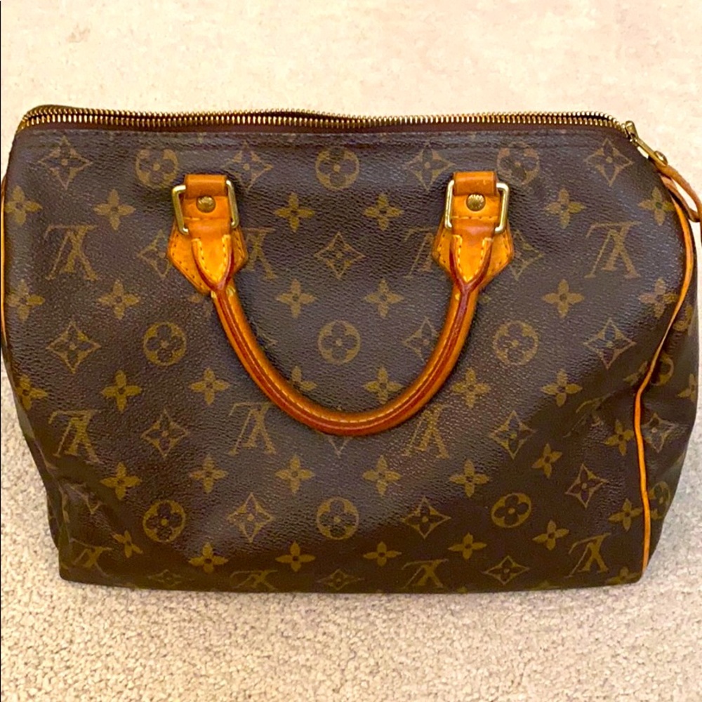 Louis Vuitton speedy